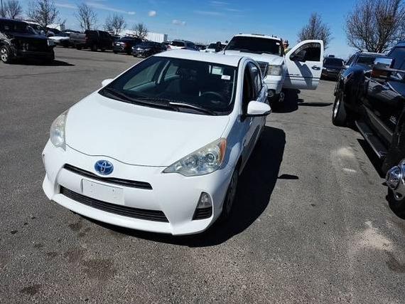 TOYOTA PRIUS C 2013 JTDKDTB32D1046564 image